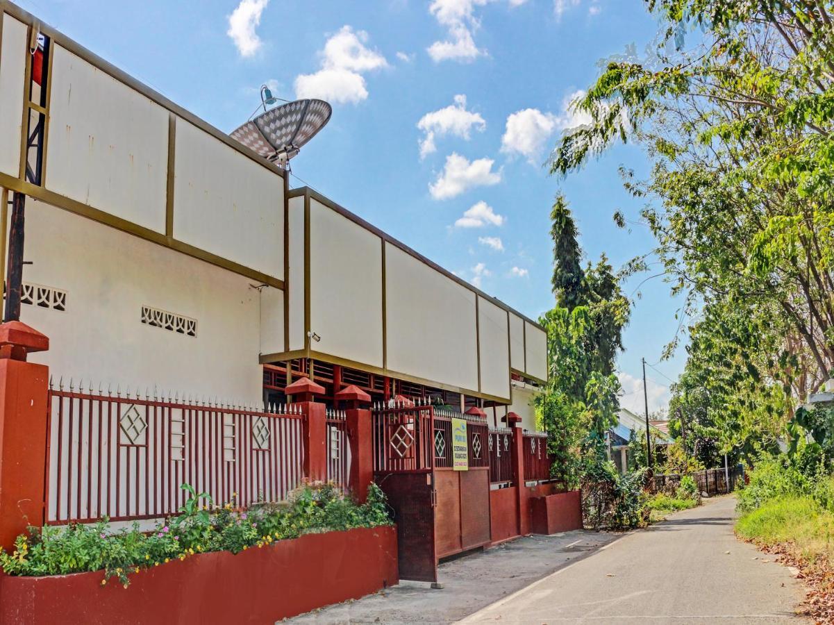 Oyo 91416 Puri 88 Homestay Kupang  Exterior foto